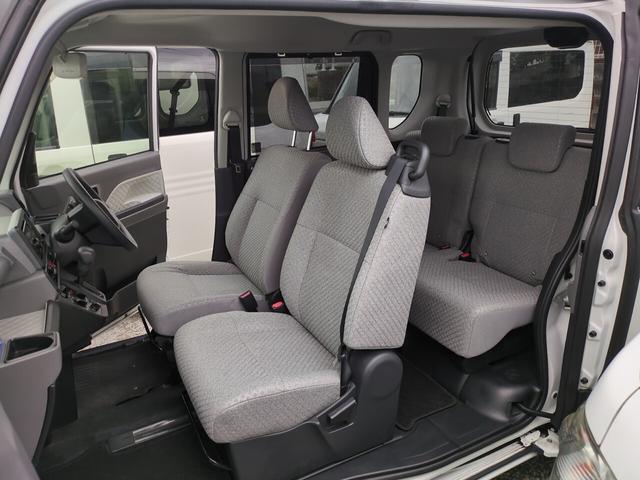 左側はピラーレスなので、乗り降りも広々です!