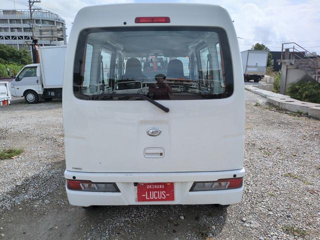 ハイゼットカーゴスペシャル入荷いたしました! 是非店頭にてご確認ください!