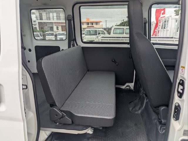 リアシートの状態も良好です!
