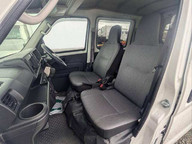 助手席のシートも綺麗です!