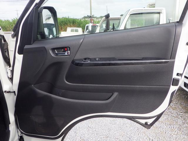 隅々までクリーニングをしているので内張もピカピカなので快適な運転ができます!