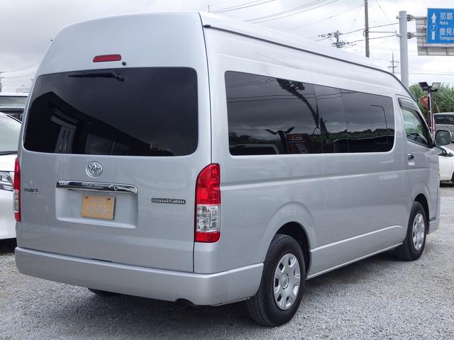 後部座席の方はプライバシーガラスになっているのでプライバシーが守れます！