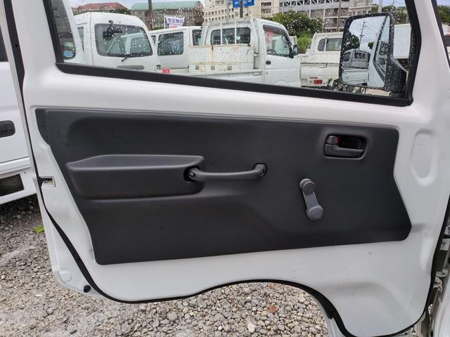 助手席のドアの内張りもとても綺麗です！