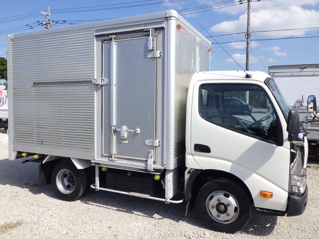 大きな凹みや傷が少ない程度の良い車です！