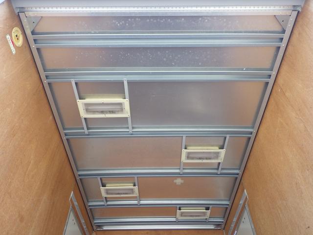 天井もクリーニングしています！