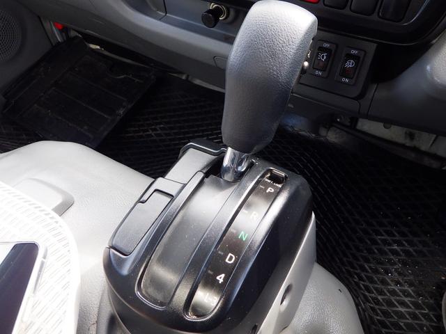 フロア式ＡＴ車です！