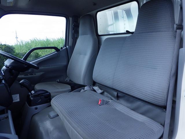 シートに目立つ傷や破れがなく綺麗な状態です