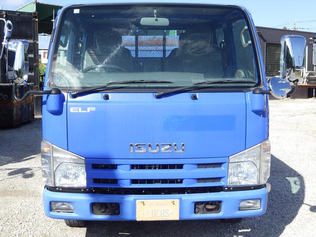 内地中古　５速ＭＴ　Ｗキャブ　軽油　極東製垂直ＰＧ　フォグランプ　ヘッドライトレベライザー　新品シートカバー　ラジオ　６人乗り　積載量２ｔ