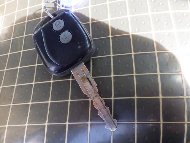 キーレスで開け閉めが楽にできます！