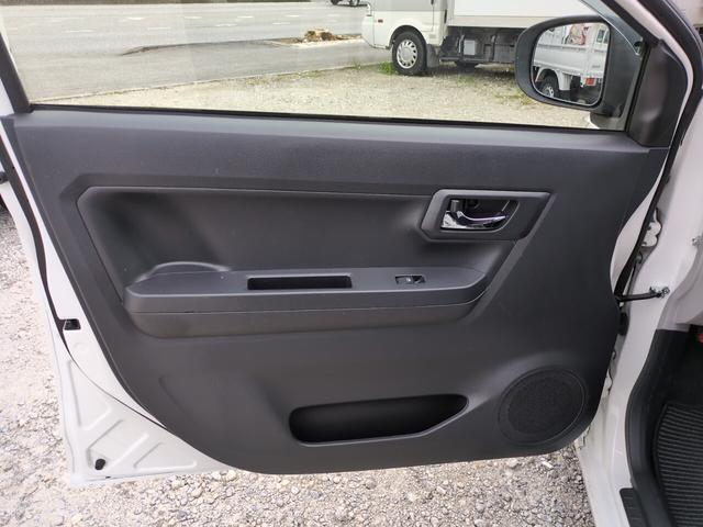 助手席のドアの内張もとても綺麗です！