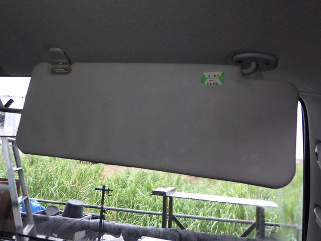 サンバイザーも付いているので眩しい時に最適ですね。