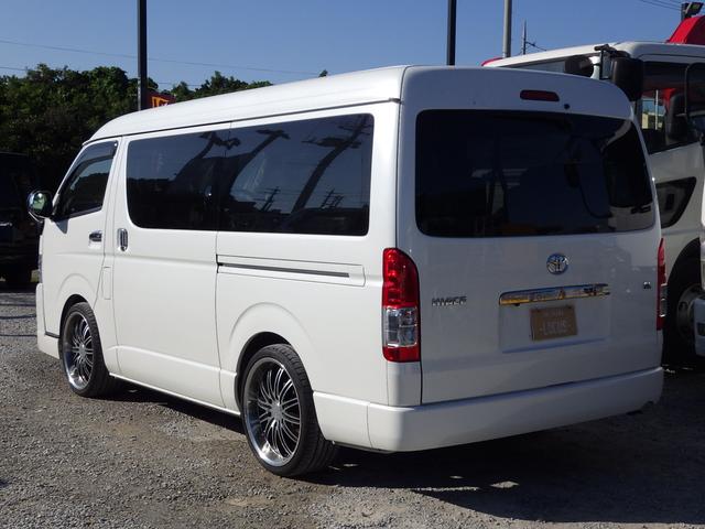 ハイエースワゴン ＧＬ　１０人乗り　ガソリン　インパネ式ＡＴ　内地中古　ＰＳ　ＰＷ　ダブルエアコン　左側パワースライドドア　ＥＴＣ　ラジオ　ＴＶ　Ｂｌｕｅｔｏｏｔｈ　バックカメラ　フリップダウンモニター　社外ホイール　エアロ（5枚目）