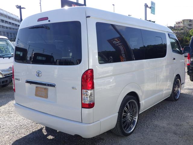 ハイエースワゴン ＧＬ　１０人乗り　ガソリン　インパネ式ＡＴ　内地中古　ＰＳ　ＰＷ　ダブルエアコン　左側パワースライドドア　ＥＴＣ　ラジオ　ＴＶ　Ｂｌｕｅｔｏｏｔｈ　バックカメラ　フリップダウンモニター　社外ホイール　エアロ（7枚目）