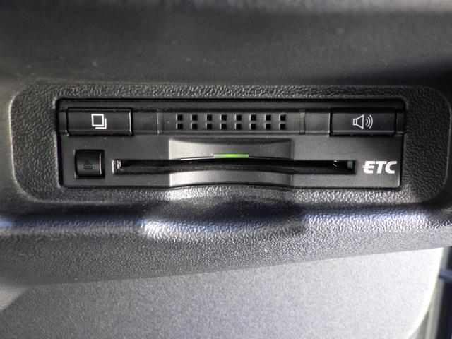 ハイエースワゴン ＧＬ　１０人乗り　ガソリン　インパネ式ＡＴ　内地中古　ＰＳ　ＰＷ　ダブルエアコン　左側パワースライドドア　ＥＴＣ　ラジオ　ＴＶ　Ｂｌｕｅｔｏｏｔｈ　バックカメラ　フリップダウンモニター　社外ホイール　エアロ（9枚目）