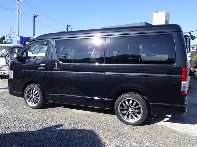 ハイエースワゴン ＧＬ　１０人乗り　ガソリン　インパネ式ＡＴ　内地中古　ＰＳ　ＰＷ　ダブルエアコン　左側パワースライドドア　ＥＴＣ　ＣＤ　ＤＶＤ　ラジオ　ＴＶ　Ｂｌｕｅｔｏｏｔｈ　バックカメラ　社外ホイール　プッシュスタート（4枚目）