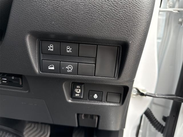 【両側パワースライドドア】スマートキーや運転席のスイッチで後席両側スライドドアの開封が可能♪