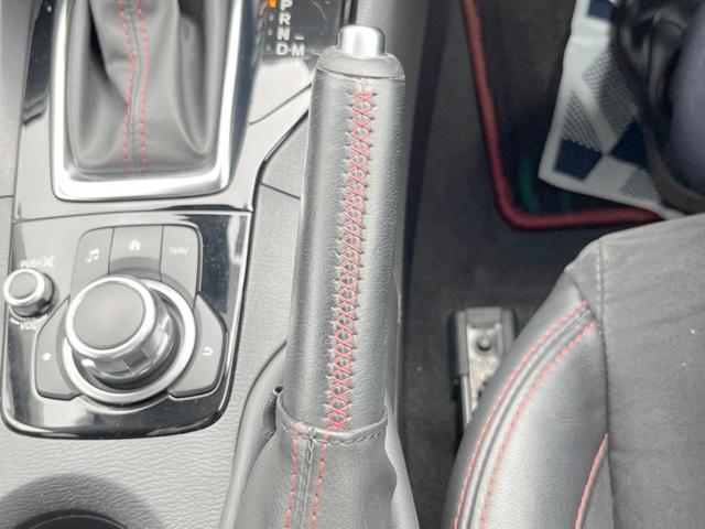 XD マツダコネクト サンルーフ レーダークルーズコントロール BOSEサウンド リアビークルモニタリングシステム 車線逸脱警報 LEDヘッドライト ハーフレザーシート バックカメラ ETC スマートキー(50枚目)