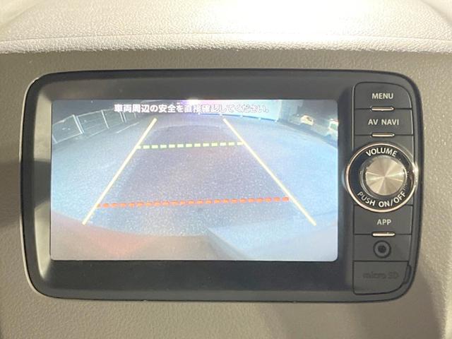【バックカメラ】駐車時に後方がリアルタイム映像で確認できます。大型商業施設や立体駐車場での駐車時や、夜間のバック時に大活躍！運転スキルに関わらず、今や必須となった装備のひとつです！