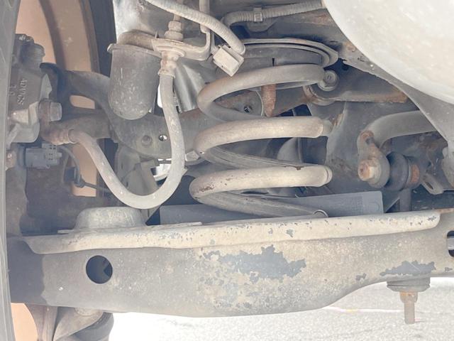 お車を安心してお乗りいただく為には、足回りの定期点検が欠かせません。サービスサポート(有償保証)では無料点検もご提供しており、安心のカーライフをお過ごしいただけるサポート体制が整っています。