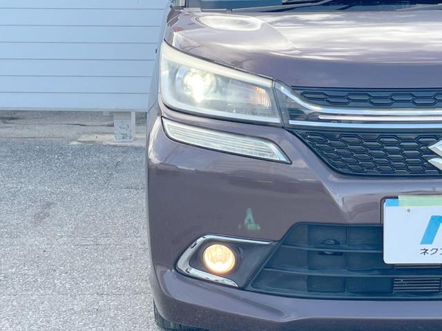 【LEDヘッドライト】悪天候や夜間走行時も良好な視界を確保し安心して運転できる高輝度LEDヘッドライトを装備!点灯速度が早く、消費電力も抑えられています。