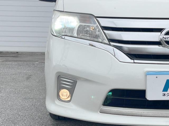 【HIDヘッドライト】非常に明るく前方を照らしてくれるので、悪天候や夜間の走行時も視界良好で安心してお乗りいただけます。