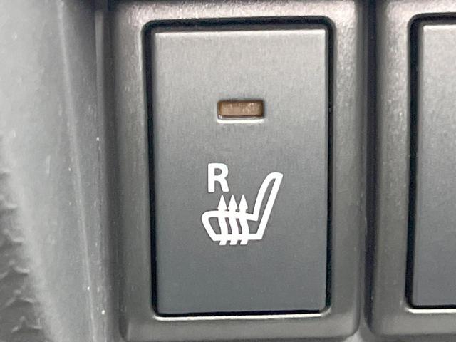 【シートヒーター】寒い日に重宝するシートヒーター!エアコンより早く温まってくれるので寒がりの人も安心ですね♪エアコンの温風は乾燥するから苦手、という方にもをおすすめです。