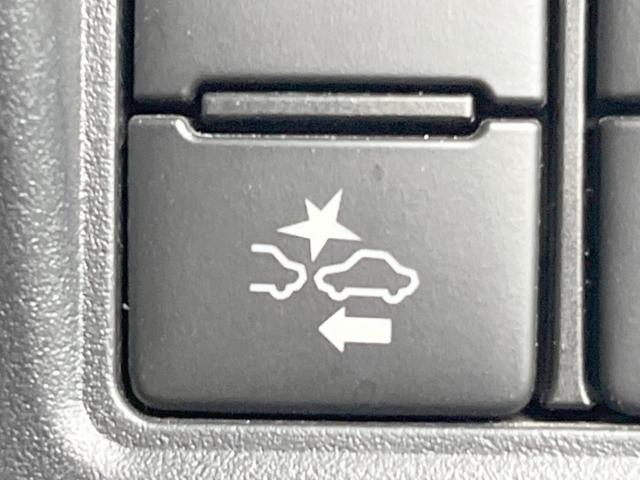 【トヨタセーフティセンス】走行中に前方の車両等を認識し、衝突しそうな時は警報とブレーキで衝突回避と被害軽減をアシスト。より安全にドライブをお楽しみいただけます。