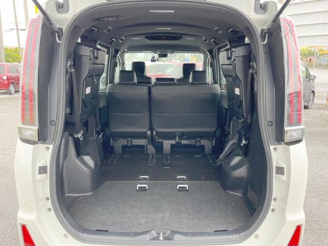 普段のお買い物や通勤、送迎等に十分な荷室スペースを確保しております。サードシートを倒すと、大きな荷物の積載も可能です♪
