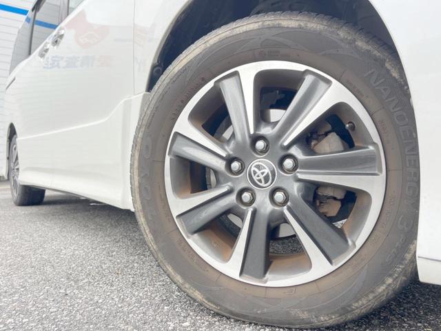 【純正１６インチアルミホイール】外観にマッチした純正アルミホイールを装着しております。各種社外アルミホイールや、スタッドレスタイヤも取扱いしております。是非ご相談ください♪