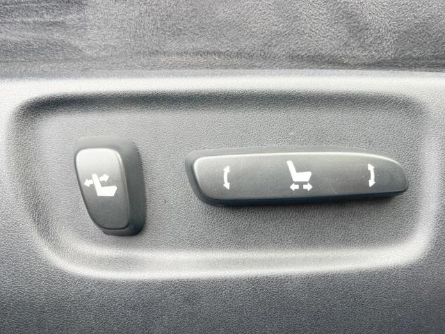 【パワーシート】スイッチ一つで簡単にシートの微調整が可能！電動だから力もいりません！快適なシートポジションにセットして、快適なドライブをお楽しみください。