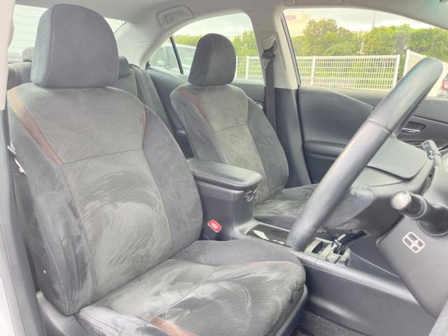 運転席シート廻りは使用感も少なく、良好な状態となっています。丁寧に使われていたことがよくわかりますね。