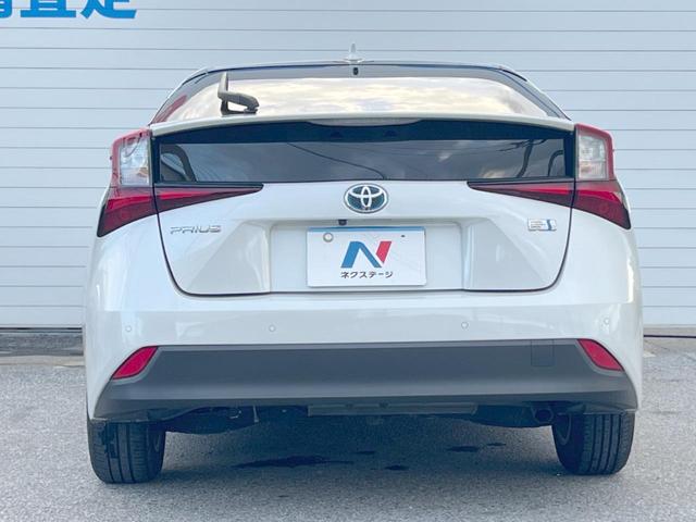 安心の最長１０年・走行無制限保証（有償）をご用意。保証内容も充実はもちろん、無料点検＆オイル交換や、年中無休の全国・２４時間ロードサービスも付帯されておりますのでご安心下さい。