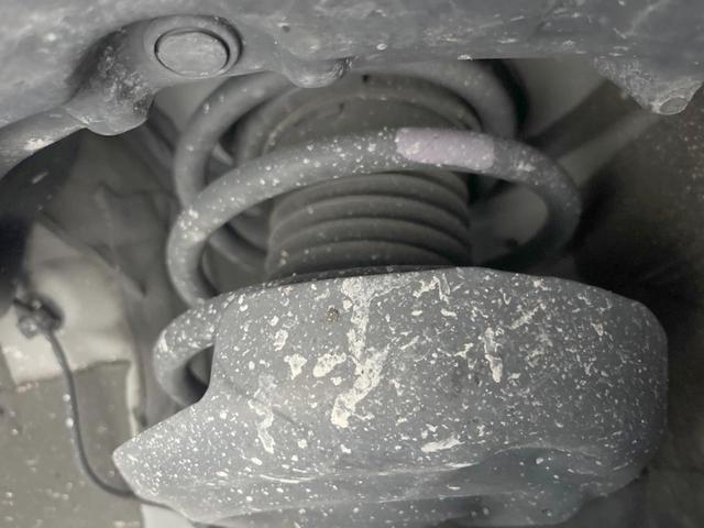 お車を安心してお乗りいただく為には、足回りの定期点検が欠かせません。サービスサポート（有償保証）では無料点検もご提供しており、安心のカーライフをお過ごしいただけるサポート体制が整っています。