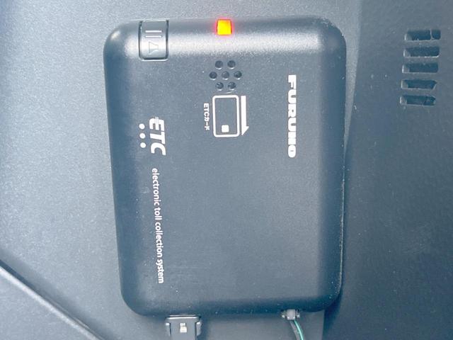 【ＥＴＣ】高速道路の料金所をストレスなく通過！話題のスポットやサービスエリアに多い「スマートＩＣ」利用時は必須のアイテムです。当店でセットアップを実施、ご納車当日からすぐにご利用いただけます！