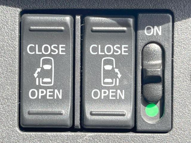 【両側パワースライドドア】スマートキーや運転席のスイッチで後席両側スライドドアの開閉が可能♪電動だから力を入れてドアを開ける必要が無く、小さなお子様でも簡単に開け閉めでき快適です♪