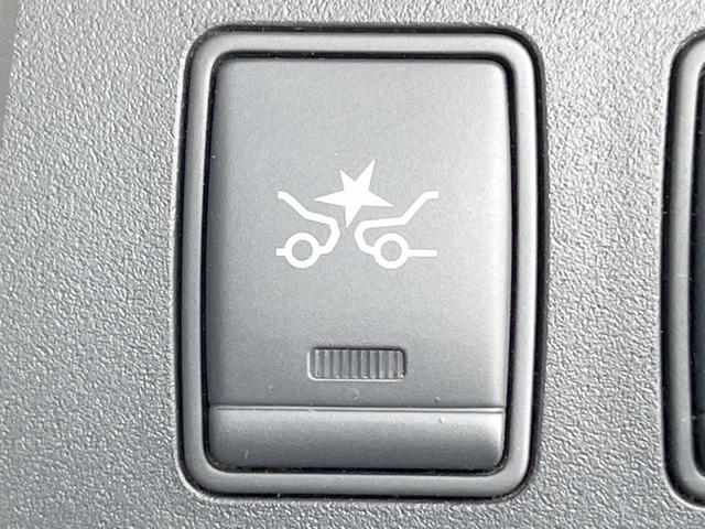 【インテリジェントエマージェンシーブレーキ】フロントカメラで前方の車両や歩行者を検知。衝突しそうな時は衝突被害軽減ブレーキが作動、衝突回避をサポート。より安全にドライブをお楽しみいただけます。