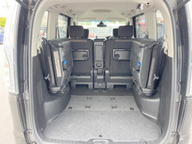 普段のお買い物や通勤、送迎等に十分な荷室スペースを確保しております。セカンドシートを倒すと、大きな荷物の積載も可能です♪