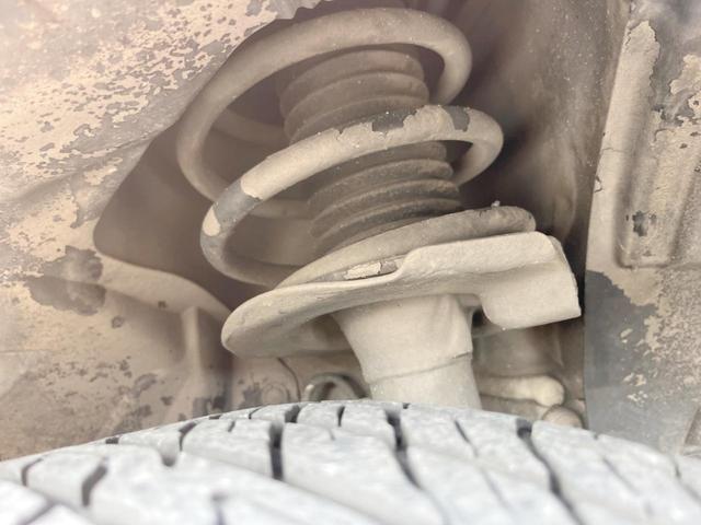 お車を安心してお乗りいただく為には、足回りの定期点検が欠かせません。サービスサポート（有償保証）では無料点検もご提供しており、安心のカーライフをお過ごしいただけるサポート体制が整っています。