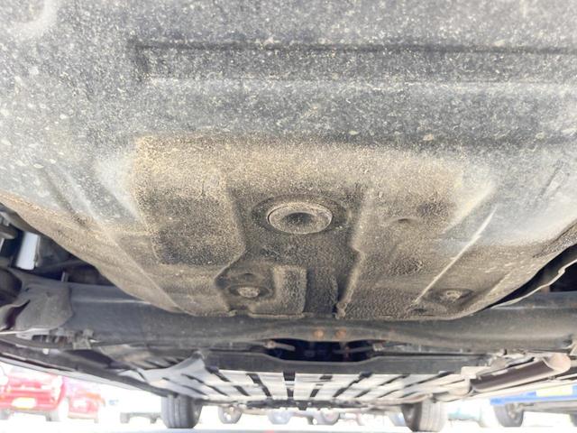 フィットハイブリッド スマートセレクション　ファインスタイル　１年保証　フルエアロ　バックカメラ　ハーフレザーシート　ドラレコ　スマートキー　ＨＩＤ　ＥＴＣ　クルコン　オートライト　オートエアコン　Ｂｌｕｅｔｏｏｔｈ　ＣＤ　ＤＶＤ　フルセグ（20枚目）