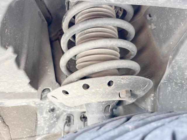 フィットハイブリッド スマートセレクション　ファインスタイル　１年保証　フルエアロ　バックカメラ　ハーフレザーシート　ドラレコ　スマートキー　ＨＩＤ　ＥＴＣ　クルコン　オートライト　オートエアコン　Ｂｌｕｅｔｏｏｔｈ　ＣＤ　ＤＶＤ　フルセグ（21枚目）