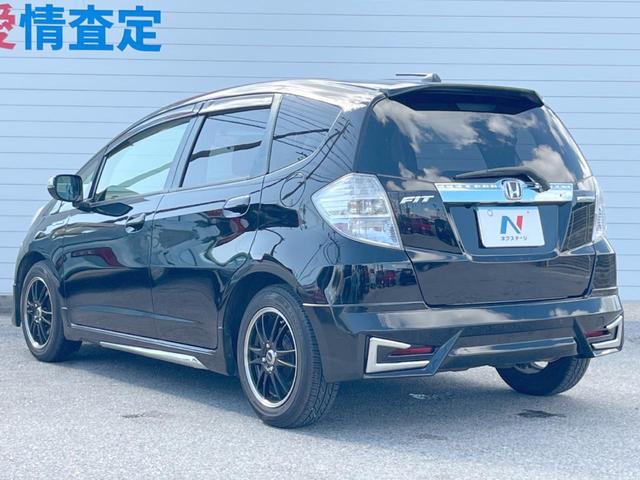 フィットハイブリッド スマートセレクション　ファインスタイル　１年保証　フルエアロ　バックカメラ　ハーフレザーシート　ドラレコ　スマートキー　ＨＩＤ　ＥＴＣ　クルコン　オートライト　オートエアコン　Ｂｌｕｅｔｏｏｔｈ　ＣＤ　ＤＶＤ　フルセグ（24枚目）
