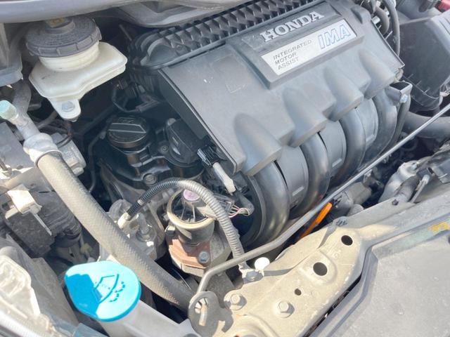 フィットハイブリッド スマートセレクション　ファインスタイル　１年保証　フルエアロ　バックカメラ　ハーフレザーシート　ドラレコ　スマートキー　ＨＩＤ　ＥＴＣ　クルコン　オートライト　オートエアコン　Ｂｌｕｅｔｏｏｔｈ　ＣＤ　ＤＶＤ　フルセグ（29枚目）