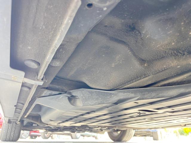 フィットハイブリッド スマートセレクション　ファインスタイル　１年保証　フルエアロ　バックカメラ　ハーフレザーシート　ドラレコ　スマートキー　ＨＩＤ　ＥＴＣ　クルコン　オートライト　オートエアコン　Ｂｌｕｅｔｏｏｔｈ　ＣＤ　ＤＶＤ　フルセグ（33枚目）