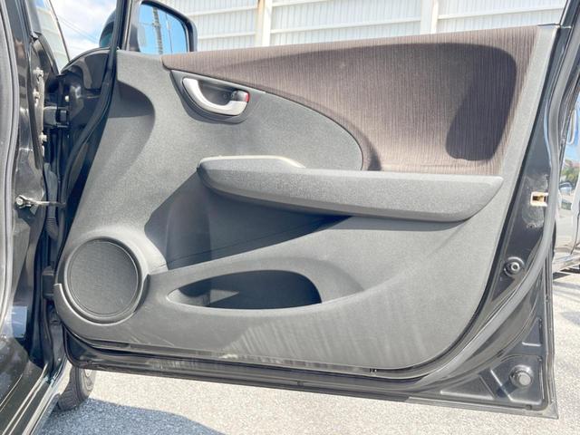 フィットハイブリッド スマートセレクション　ファインスタイル　１年保証　フルエアロ　バックカメラ　ハーフレザーシート　ドラレコ　スマートキー　ＨＩＤ　ＥＴＣ　クルコン　オートライト　オートエアコン　Ｂｌｕｅｔｏｏｔｈ　ＣＤ　ＤＶＤ　フルセグ（39枚目）