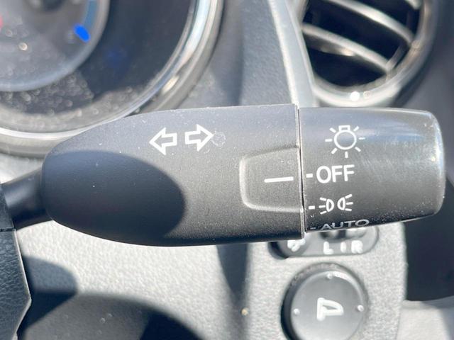 フィットハイブリッド スマートセレクション　ファインスタイル　１年保証　フルエアロ　バックカメラ　ハーフレザーシート　ドラレコ　スマートキー　ＨＩＤ　ＥＴＣ　クルコン　オートライト　オートエアコン　Ｂｌｕｅｔｏｏｔｈ　ＣＤ　ＤＶＤ　フルセグ（50枚目）