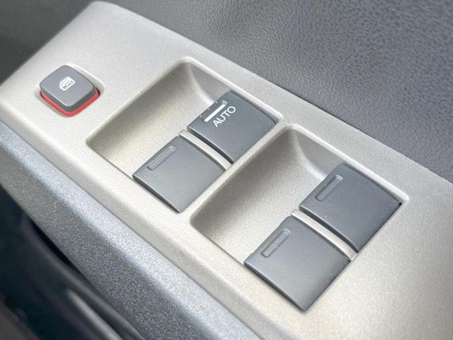 フィットハイブリッド スマートセレクション　ファインスタイル　１年保証　フルエアロ　バックカメラ　ハーフレザーシート　ドラレコ　スマートキー　ＨＩＤ　ＥＴＣ　クルコン　オートライト　オートエアコン　Ｂｌｕｅｔｏｏｔｈ　ＣＤ　ＤＶＤ　フルセグ（62枚目）