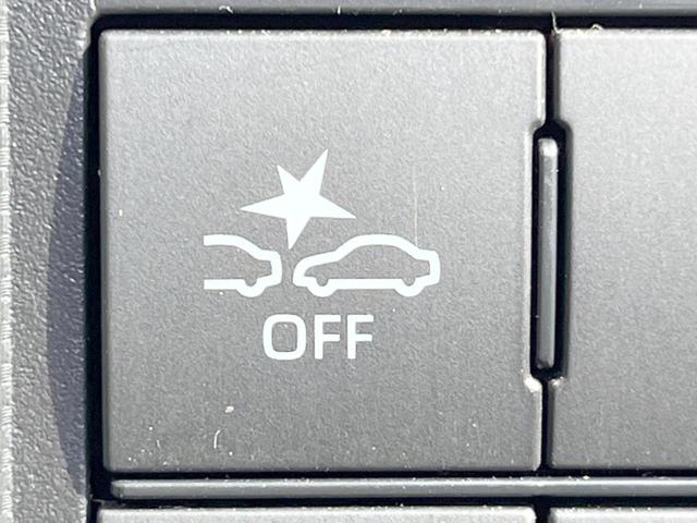 【プリクラッシュセーフティ】前方の車両等を検知し、衝突しそうな時は警報で注意を促し、ブレーキを踏む力をサポート。ブレーキを踏めなかった場合は衝突被害軽減ブレーキが作動、衝突回避をサポートします。