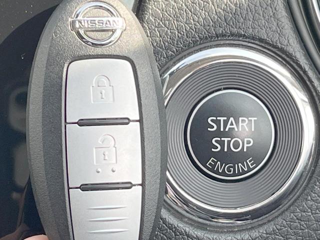 【インテリジェントキー】カバンやポケットに入れたままでもドアの施錠・解錠が可能なスマートキーを装備。エンジンのオン・オフ時もカギを取り出す必要が無いからとっても便利です♪