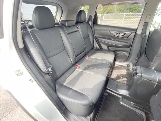 後部座席も気になるようなキズ・汚れやへたり等、大きなダメージはなく、良好な状態です。