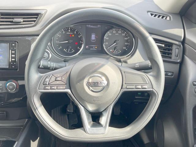 ステアリングも使用感が少なく、きれいな状態となっております♪